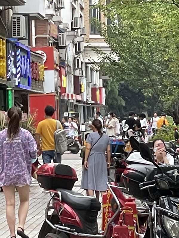 黄浦区商铺 地铁口零距离居民办公配套 适合各种轻餐饮零售业态