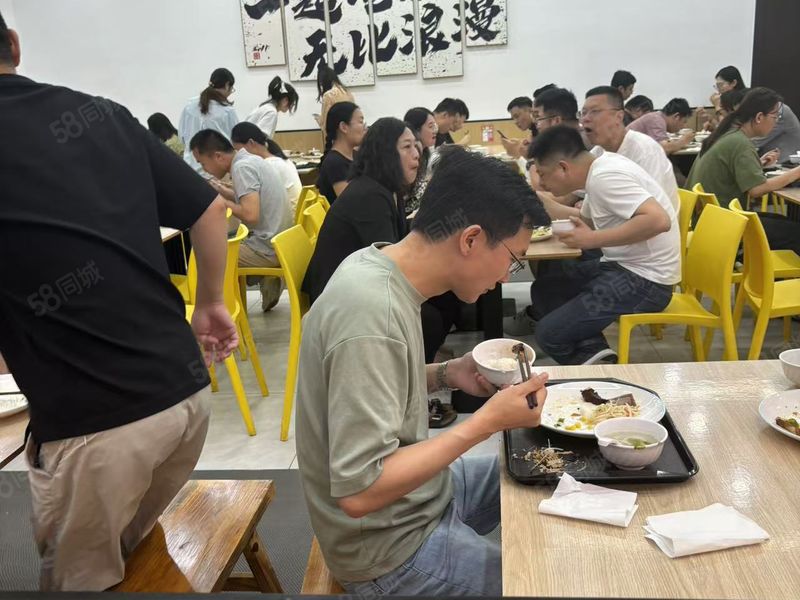 上市58总部16栋写字楼8000人沿街餐饮区 日营e6000