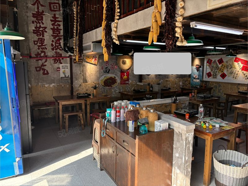 外卖1万单，夜宵人流大，通燃气可以做阁楼，小铺但是利用率超高