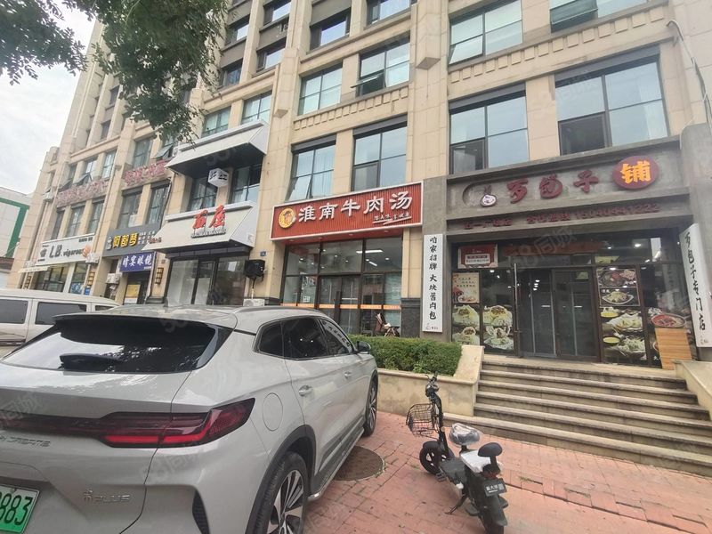 五一广场大世界家居旁精装品牌餐饮店转让（可改项）