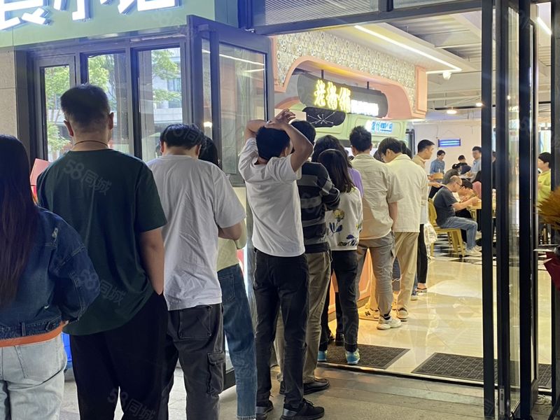 光谷梦工厂园区美食城门面直租，无转让费