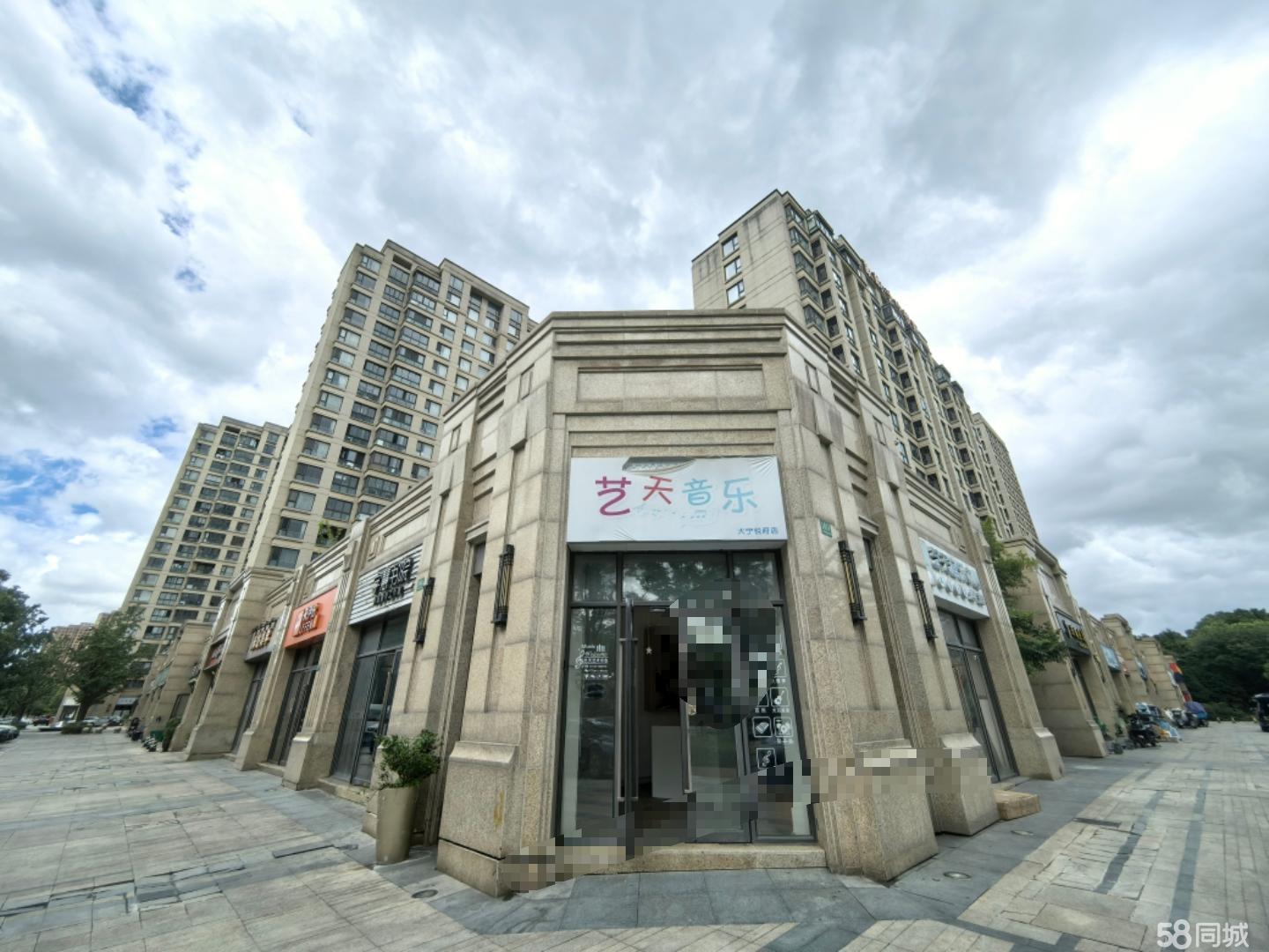 房东直租拐角铺静安平型关路,除明火重餐饮外不限,得房率90%