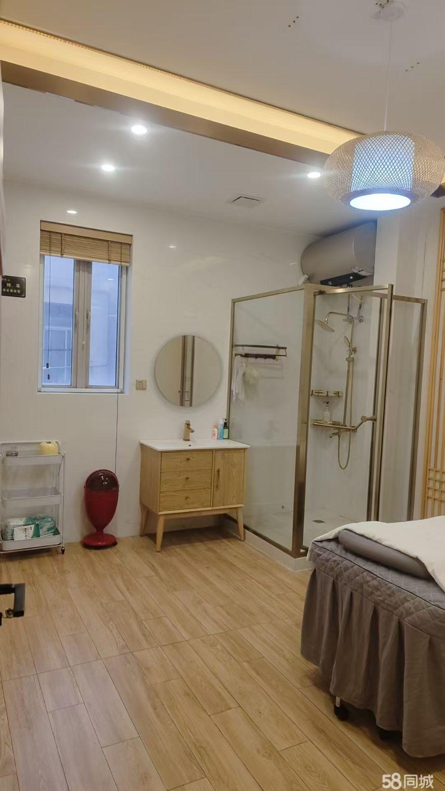 松江新城临街旺铺|260㎡全新足浴养生店 寻合伙人/转让