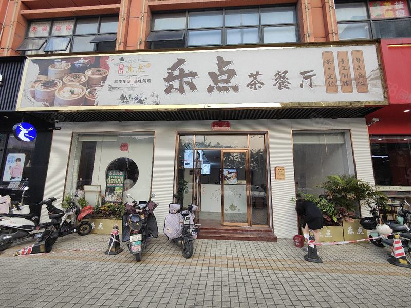 接手即可营业粤菜茶餐厅 证照齐全 完善的餐饮功能和包间