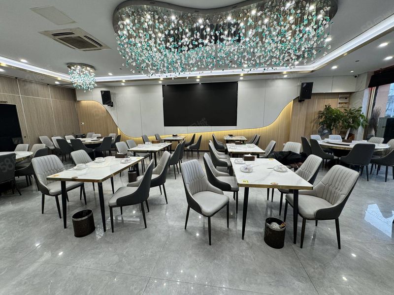 （铭顺推荐）浦口区香溢紫郡小区大门口经营10年饭店转让