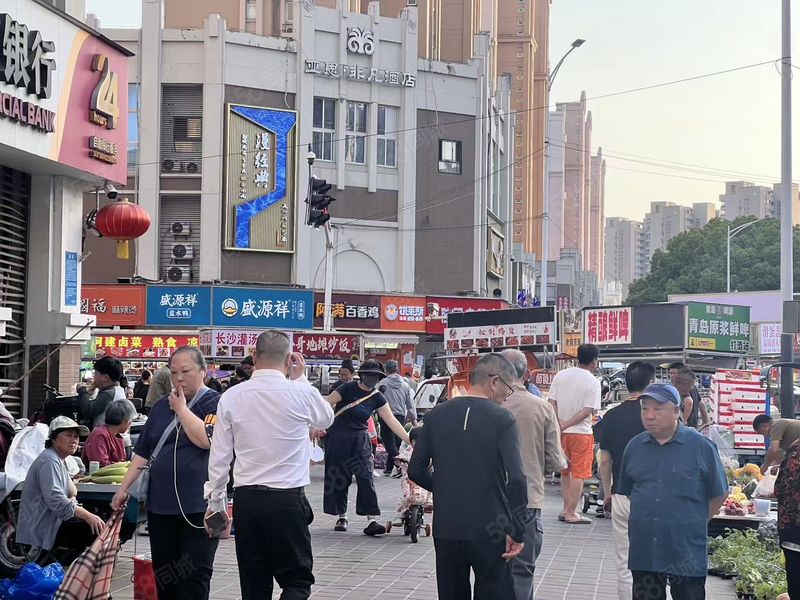 马群花港主街大通铺带外摆可以重餐饮自己转让非诚勿扰
