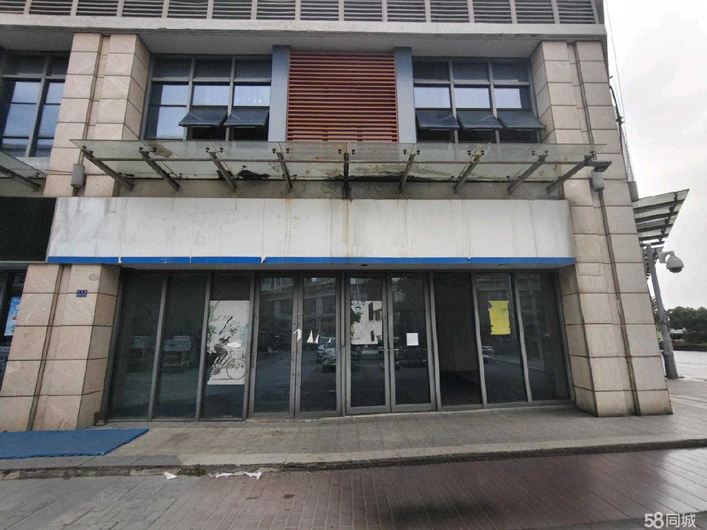 多小区环绕临街上下双层旺铺,290平双门面出租,房东直租