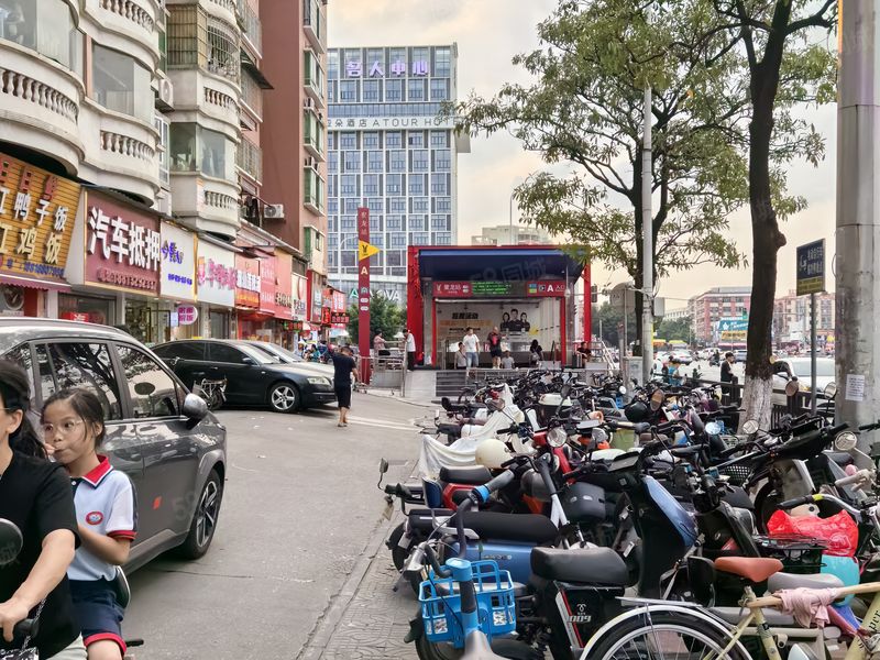 白云区地铁口街铺~推荐：柠檬茶，小吃，餐饮，粉面饭等行业不限