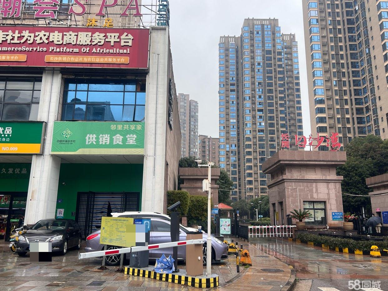 芙蓉万人小区出入口头铺 旺铺业主直租  行业不限
