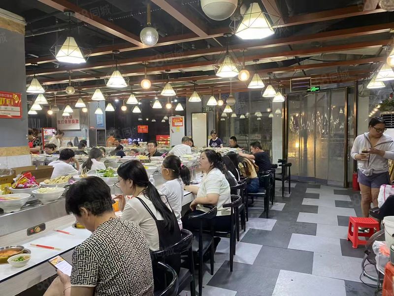 多个购物广场旁好位置小火锅饭店转让