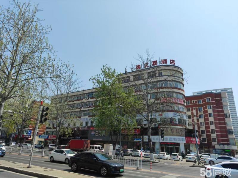 临街门面 紧邻路口 门头醒目 红梅翠竹店铺转让