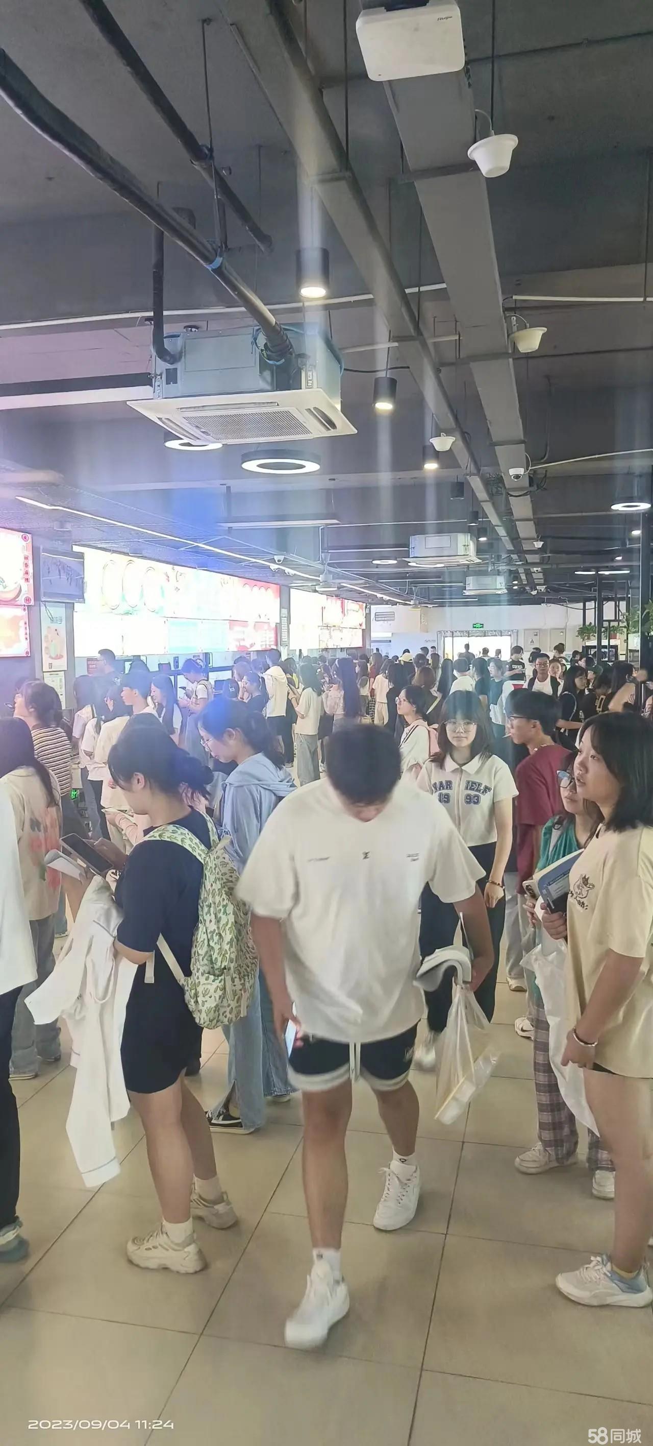 民大食堂一层档口 享高校客源