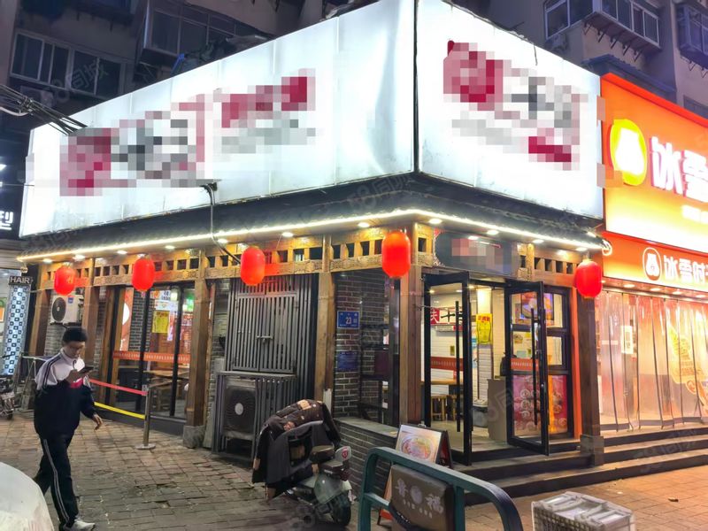 （闪 铺商业）因扩大经营迁址到隔壁急转西市场核心位置拐角旺铺