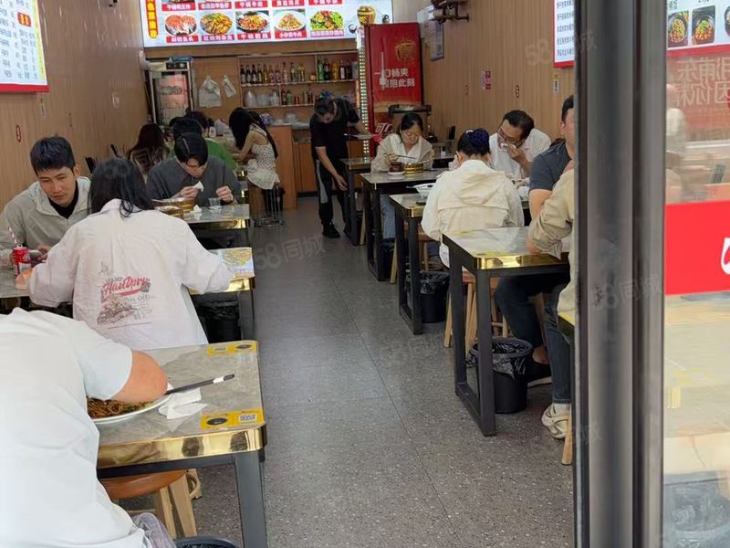 浦东大道精装修餐饮转让 水电煤齐全 直接和大房东签约