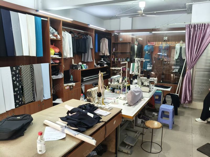宝安核心商圈西装定制老店转让！ !写字楼密集大型成熟住社区