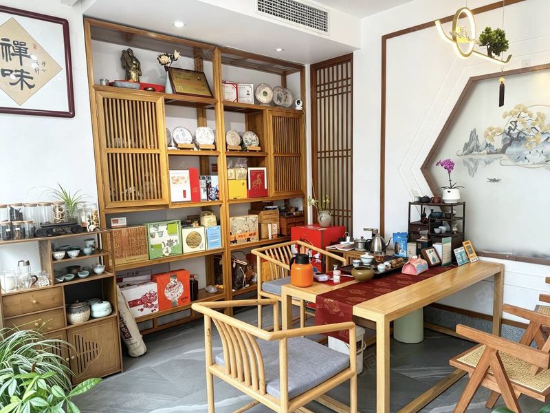 茶馆（个人）地铁口生意稳定茶馆急转可空转，便利店花店美发店