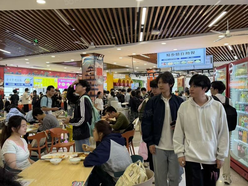 3万人高校食堂档口出租,不限产品,先到先得