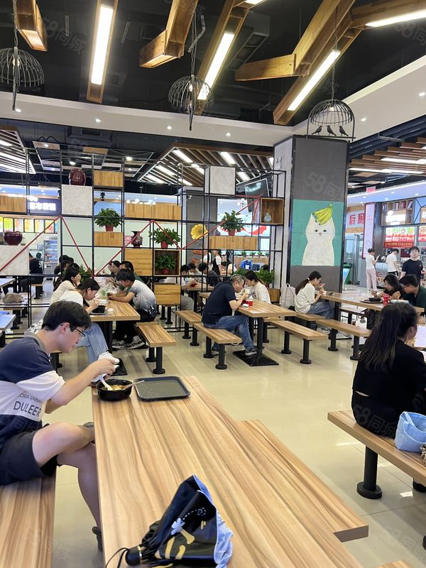 空军工程大学，包教技术0房租，大学食堂一楼