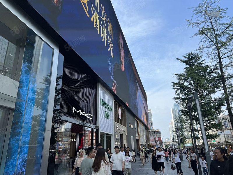春熙路步行街旁 超十万人口 10米开间转角铺