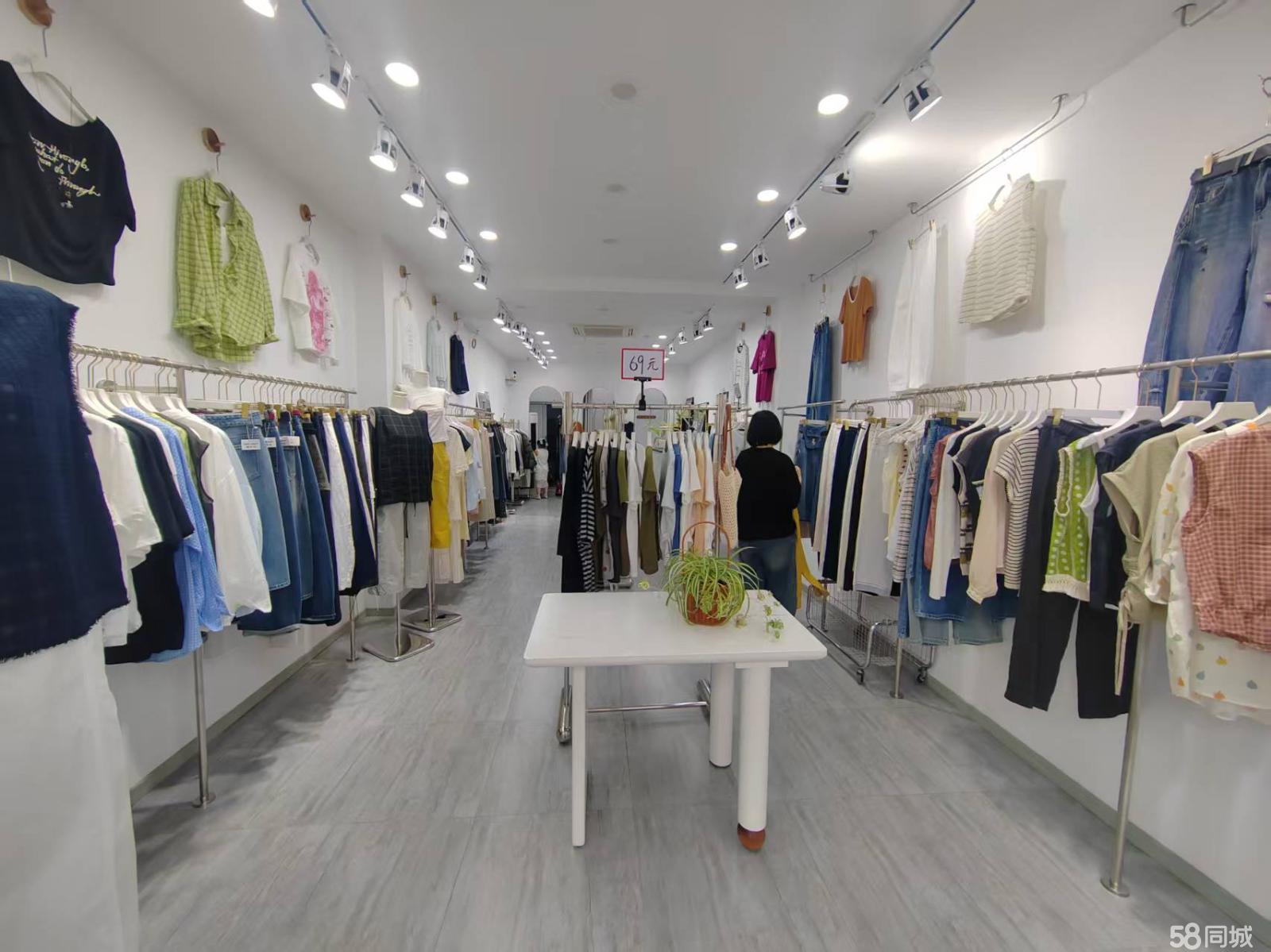 青浦华新华新街临街店铺转让，可做任何行业