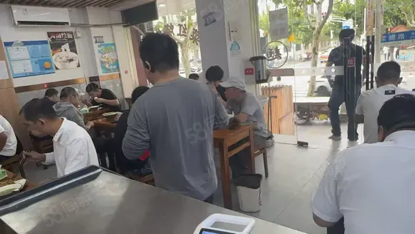 有照可做面馆牛肉汤米线菜饭骨头汤江西小炒等