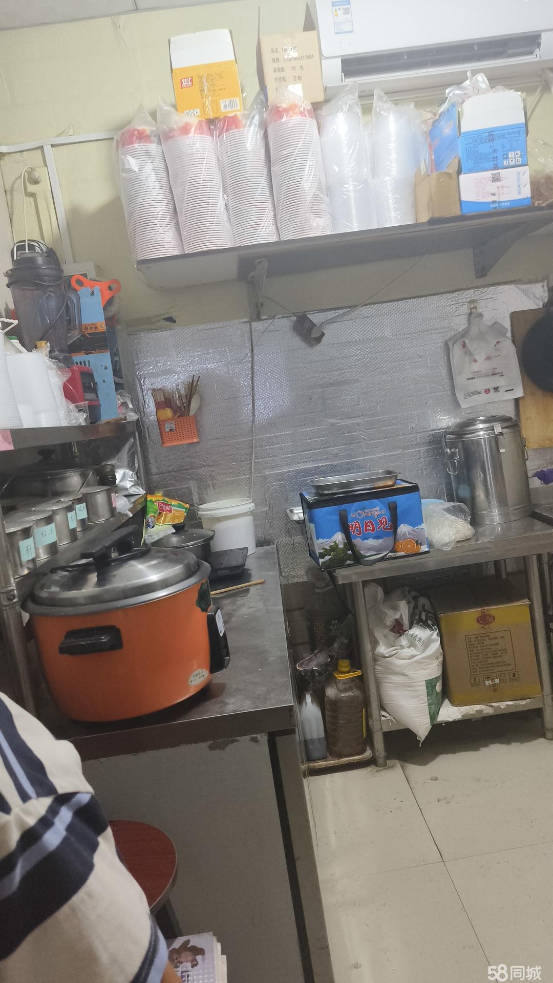 临街9㎡餐馆位 近校邻区