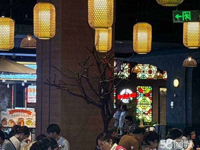 国贸 360,1948 街区临街食堂档口转让