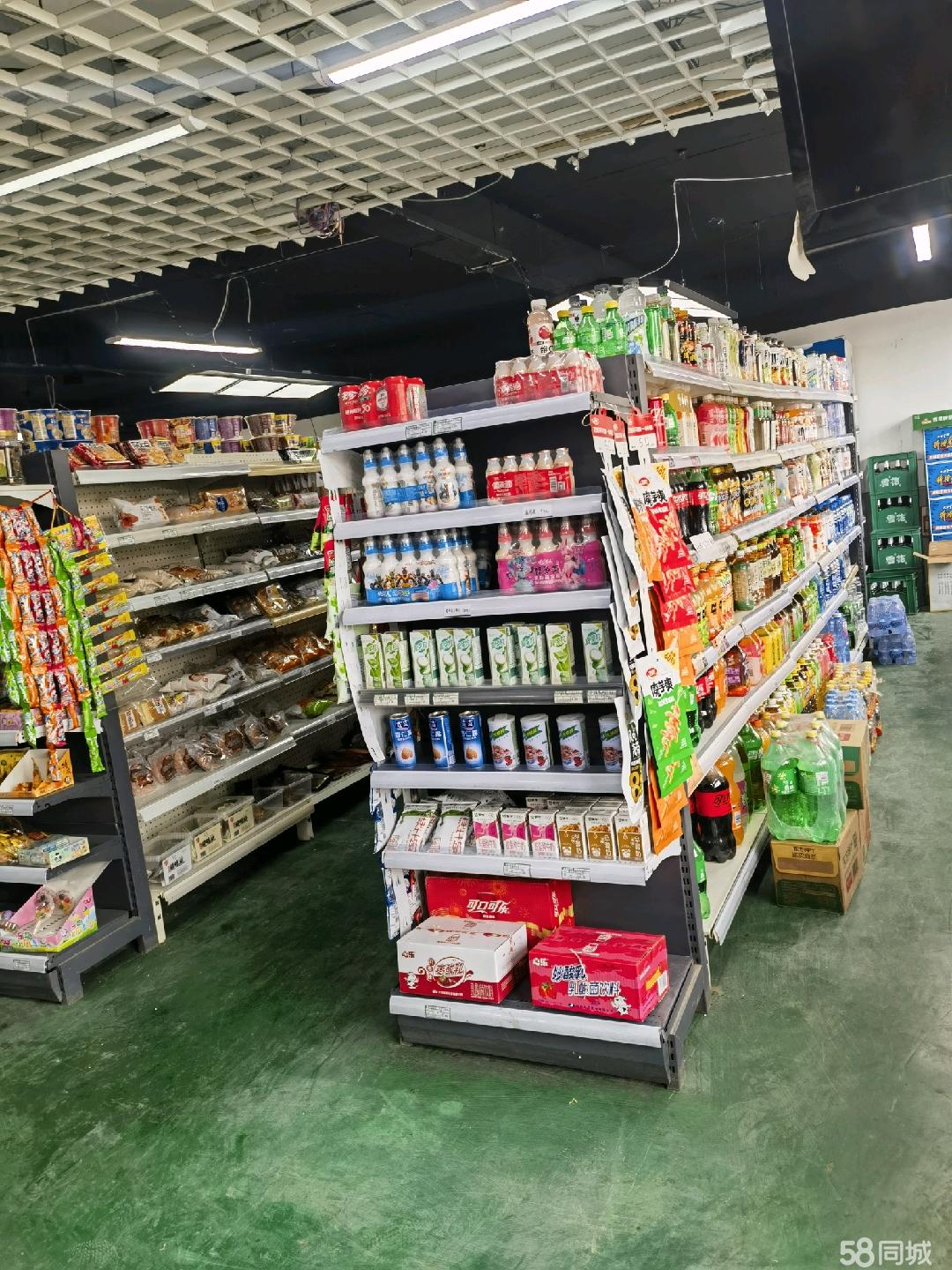 社区底商超铺 ，因身体原因打算转让，烟证设备齐全