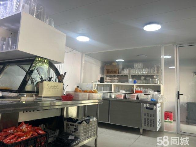 解放路40㎡临街旺铺转让