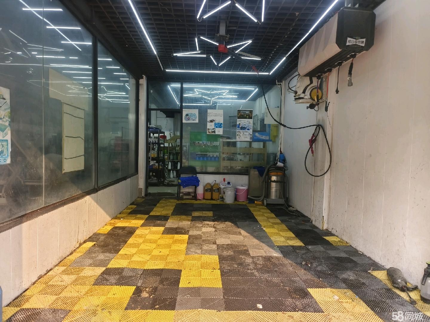 个人直转 临街汽修门面 配套成熟  价格可谈  接手可营业