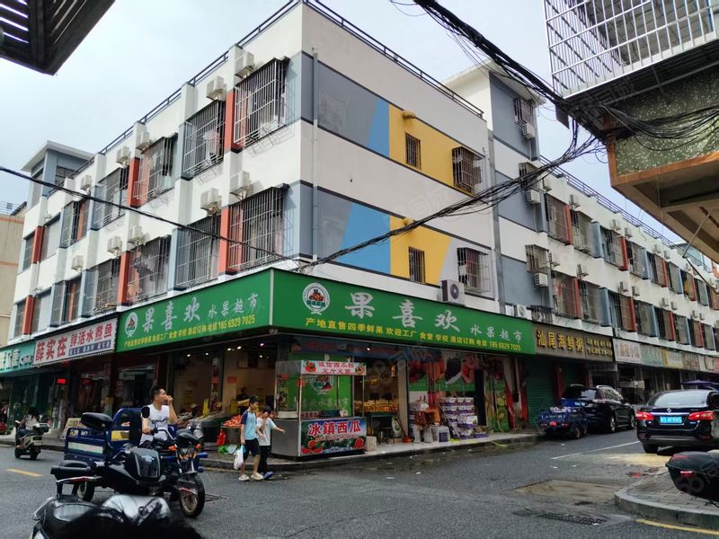2000户大型小区正大门出入口便利店大转角位,人流大必经之路