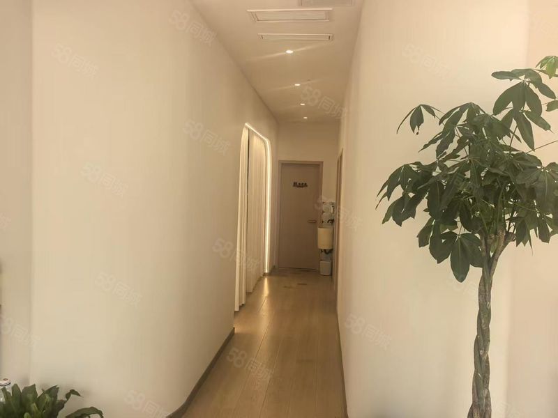 （万铺通）转让经开区恒大绿洲临街一楼轻奢装修美容院