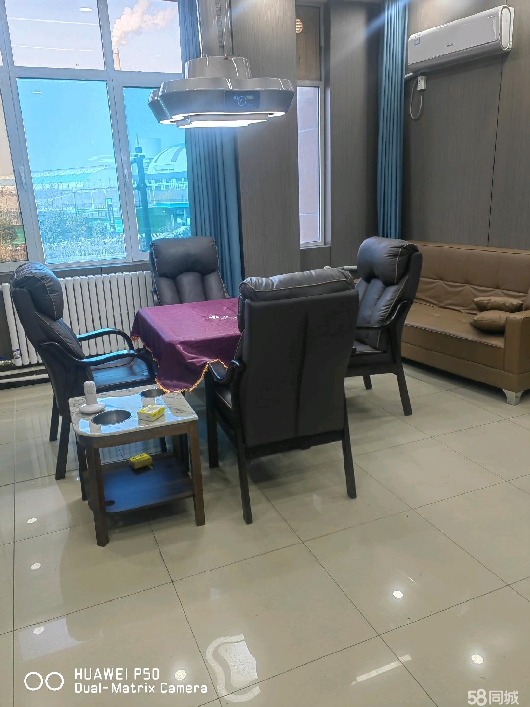 营业中棋牌室，新装修，有暖气，停车方便7个房间，没有物业费