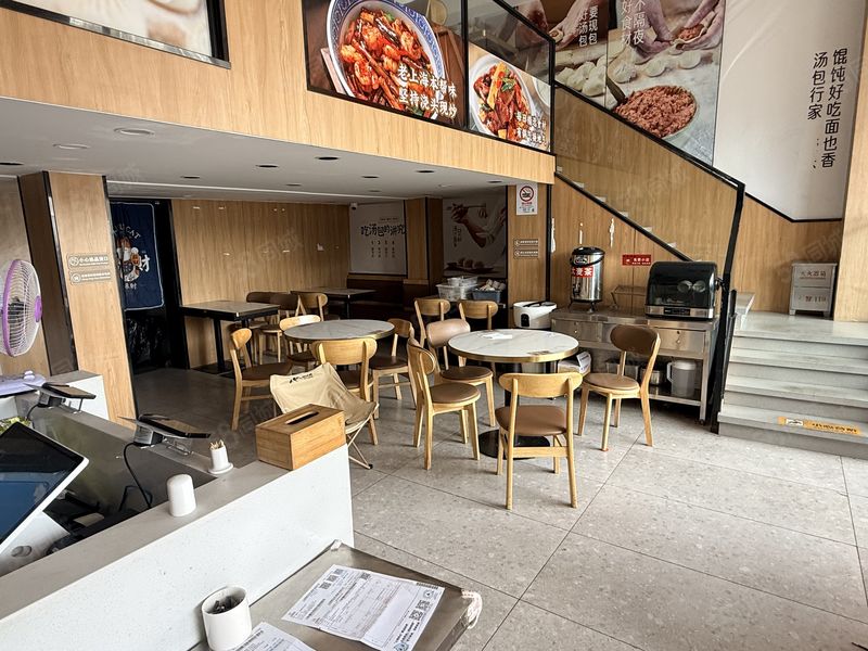 同济医院对面 大学旁不缺人流量 招湘菜 烧烤火锅等重餐饮