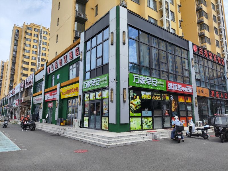 有燃气 大门头 双展示面 挨着超市 招各类餐饮 快餐 烧烤等