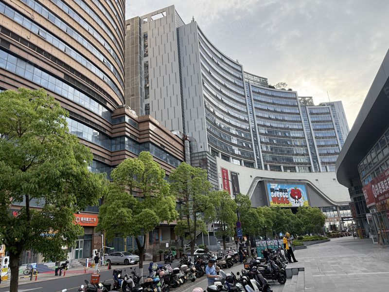 低价转夜宵烧烤火锅等!超大展示面带外摆!商业娱乐办公住宅一体