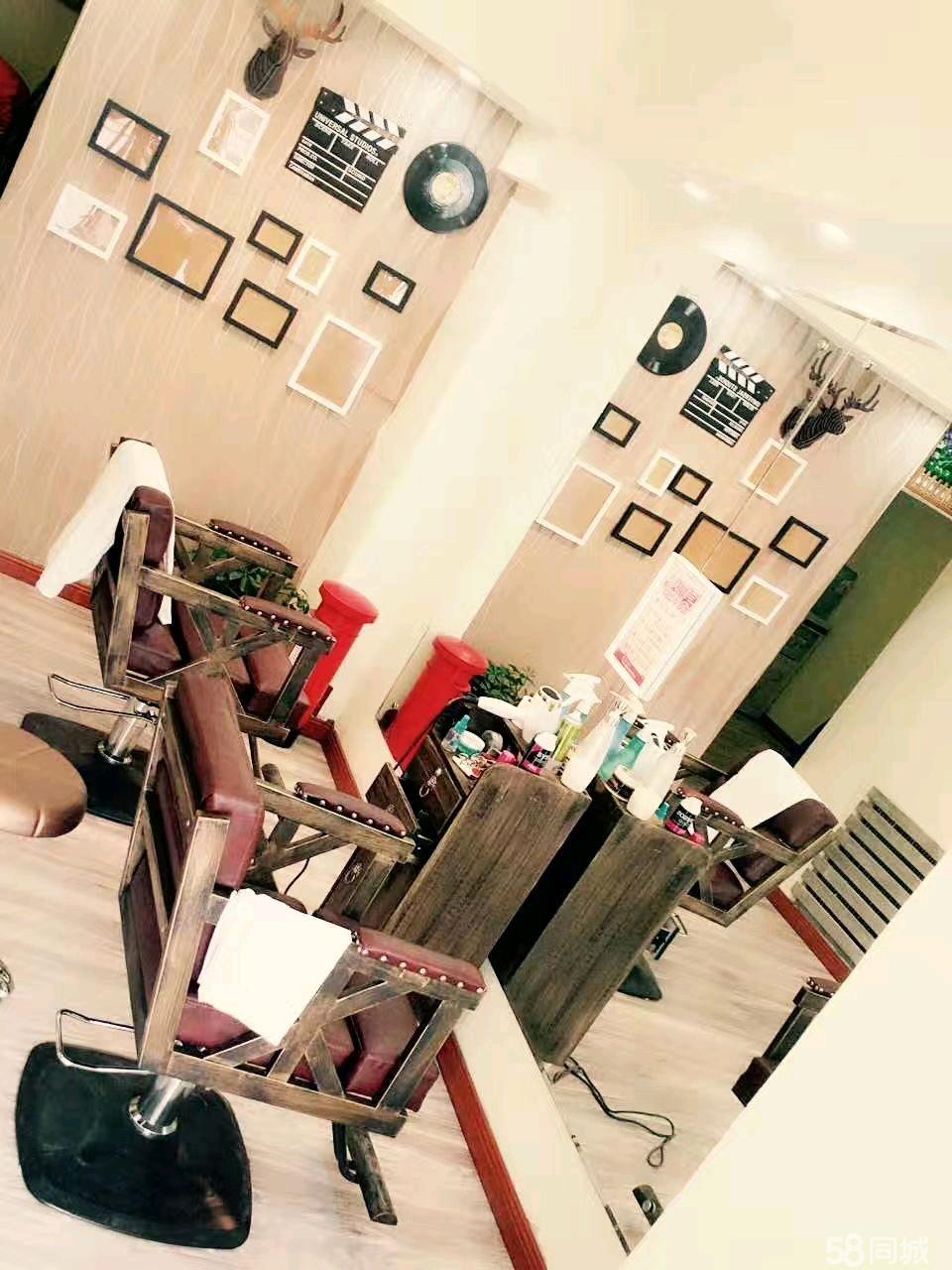 数码广场临街美发旺铺招租