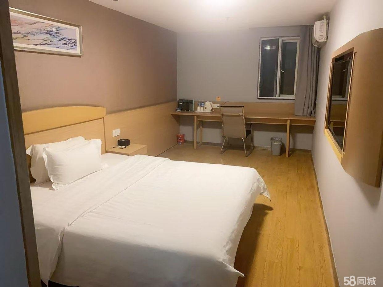 地铁口旁品牌酒店物业出租,110间房接手即可经营。