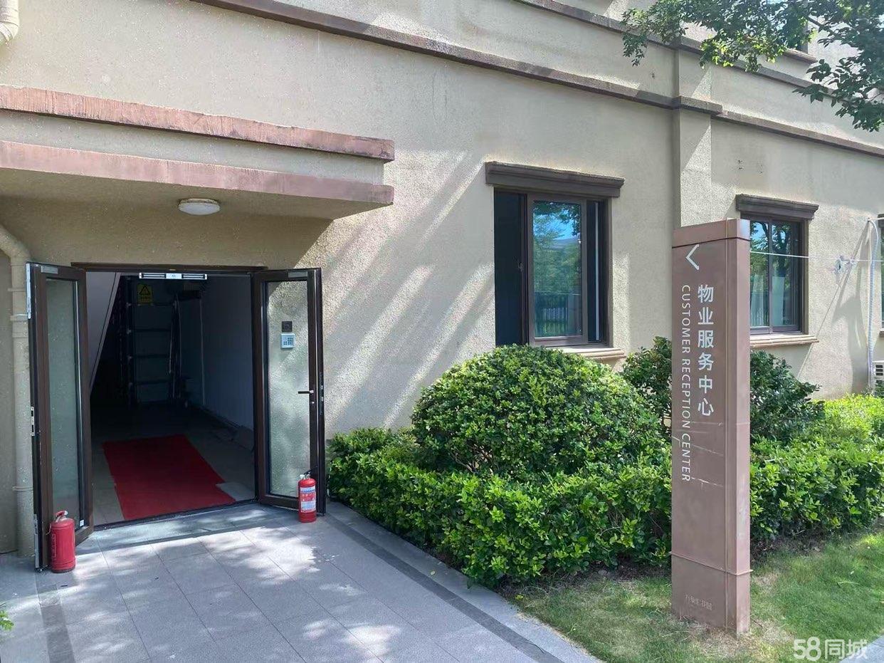 吴江区太湖新城万象汇花园18平教室出租，社区内场地