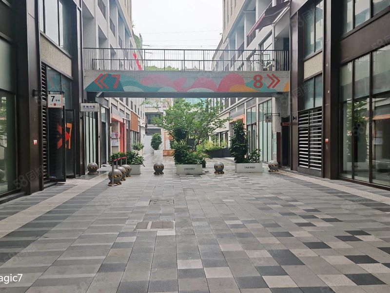 拱墅地铁口6米层高餐饮铺房东直租0转让费装修可用