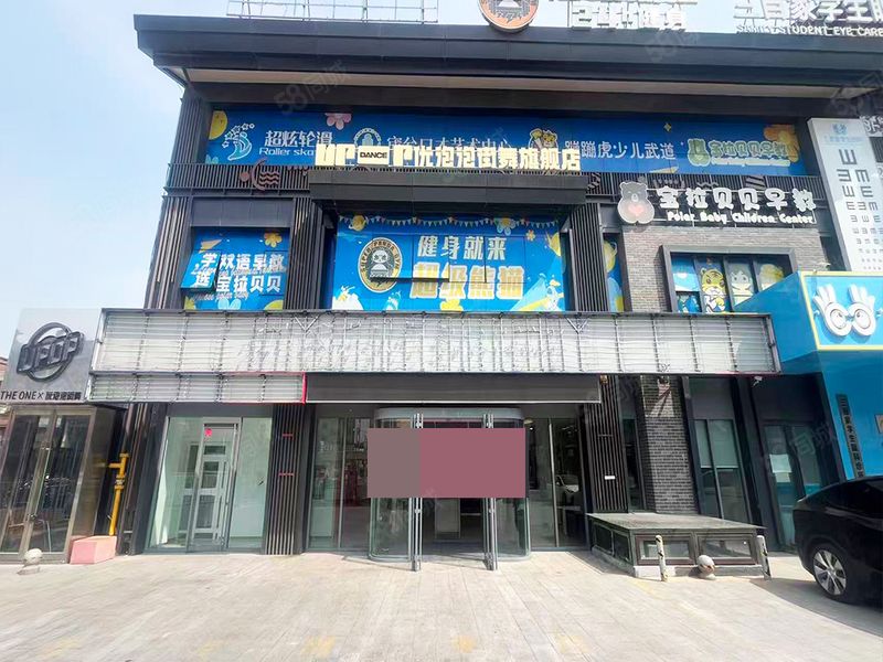 （全 金 铺 网）万达门口20米门头带停车场空铺出租