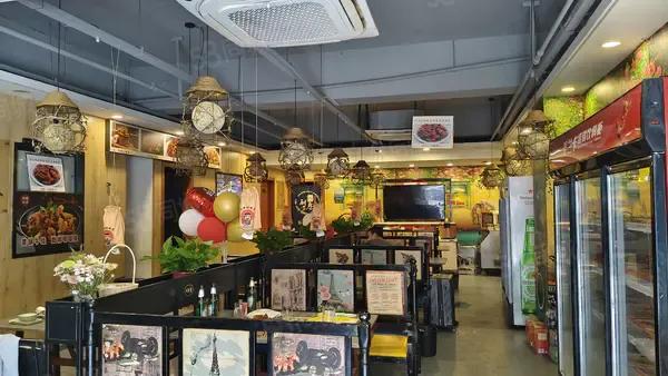 H临街龙虾烧烤店转让日流水5千