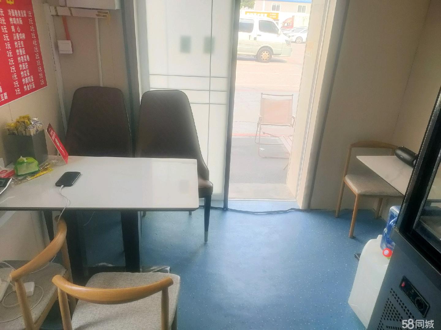 外卖店机场附近商圈，有三相电房租便宜费用低一年五千，中介勿扰