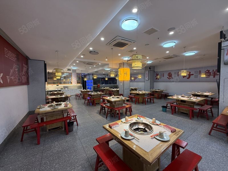 黄泥磅二楼餐饮门面转让 带露台 火锅 汤锅 中餐 烤肉烧烤等