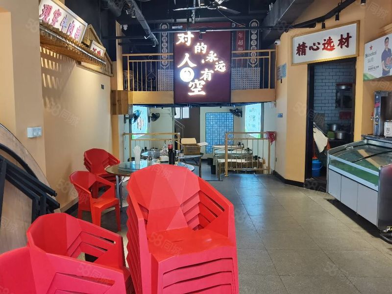 台江万达商圈120平带外摆大面宽烧烤店低价转让