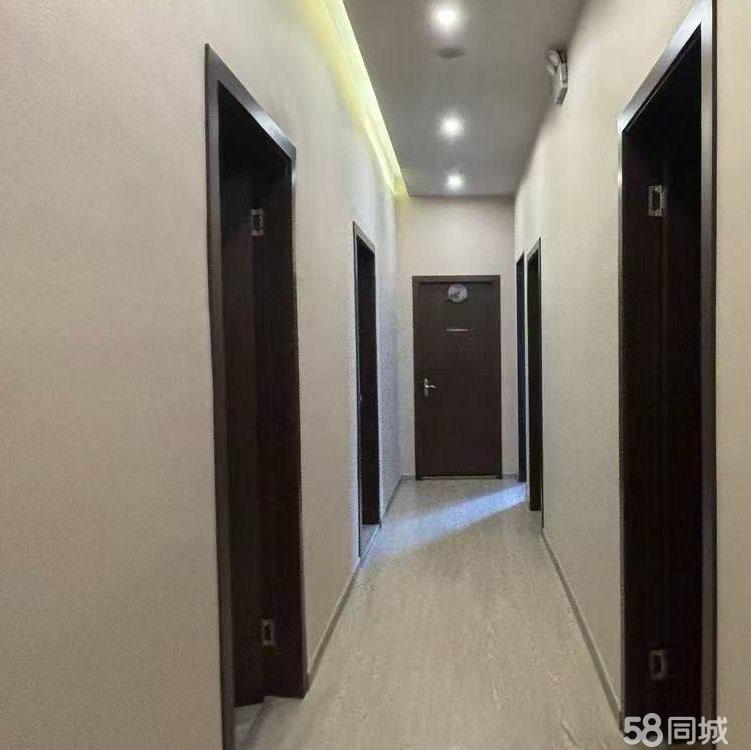 台江万达十字路口,店面位置好,客流量大,消费群体好